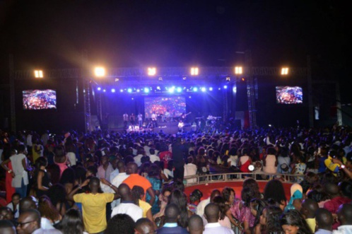 Photos-Concert Cices: Youssou Ndour en toute complicité avec ses fans