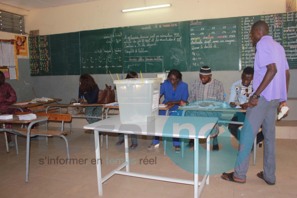 Référendum: Vote des des militaires et paramilitaires à l'école Moustapha Diop ex. école FaidherbeDakar (image) 