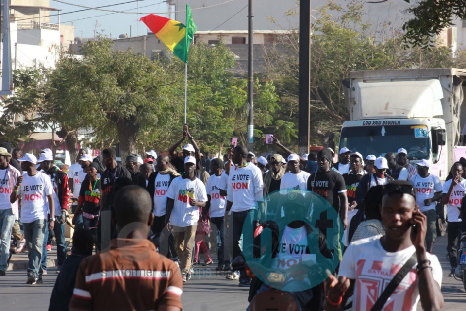 Campagne référendaire –  Le Front Ñaani Bañn  à Colobane, Hlm, Castors Front de terre, Khar Yalla et Grand Yoff