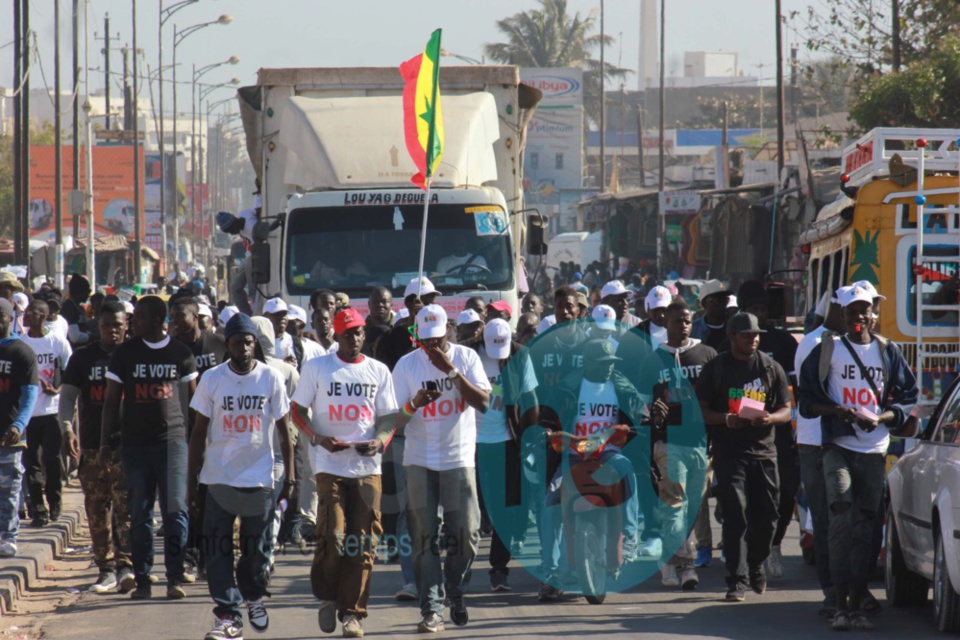 Campagne référendaire –  Le Front Ñaani Bañn  à Colobane, Hlm, Castors Front de terre, Khar Yalla et Grand Yoff