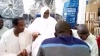 Le fils de Djily Mbaye remet un important lot de matériel au Khalife de Mame Cheikh Mbaye et lui demande de prier pour un Sénégal de paix (Vidéo)