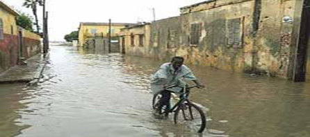 INONDATIONS DANS LA BANLIEUE DE DAKAR:Excédés, les sinistrés se révoltent