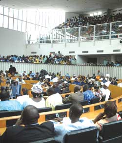 REDUCTION DU MANDAT DE 5 A 1 AN DU PRESIDENT DE L’ASSEMBLEE:Le congrès du Parlement a voté par 176 voix contre une