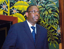 Macky Sall divise Touba