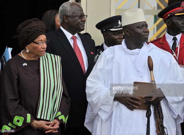 La présidente du Libéria Ellen Johnson Sirleaf qui a conduit la mission de la CEDEAO à Banjul  hier mardi.