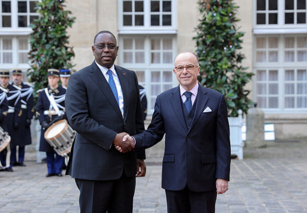 Photos-vidéo : la séance de prise de photos du président Macky Sall à Matignon