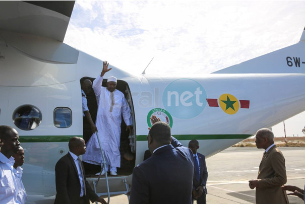 Photos: le président Macky Sall ce jeudi à l’aéroport LSS pour raccompagner son homologue gambien Adama Barrow rentré à Banjul