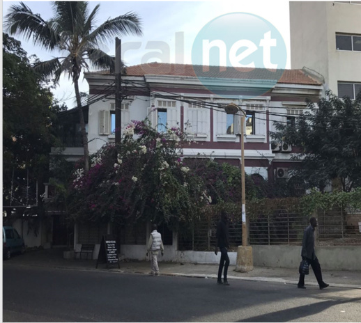 Carte postale: Place Jean-Louis Turbé, une place oubliée au 63 boulevard Djily Mbaye