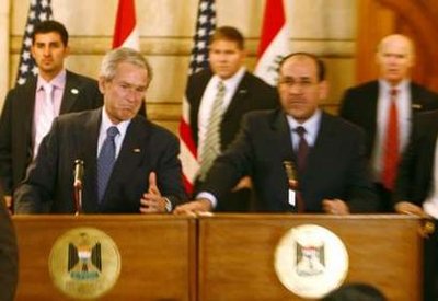 [ PHOTOS ] AGRESSION DE BUSH EN IRAK: Les images de l'incident