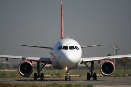 DIFFICULTES DANS LES TRANSPORTS AERIENS, PRESENCE AU SEIN DE LA COMMISSION POUR LE PELERINAGE:Les exigences des travailleurs de l’hôtellerie