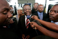 Tsvangirai menace de se retirer des pourparlers