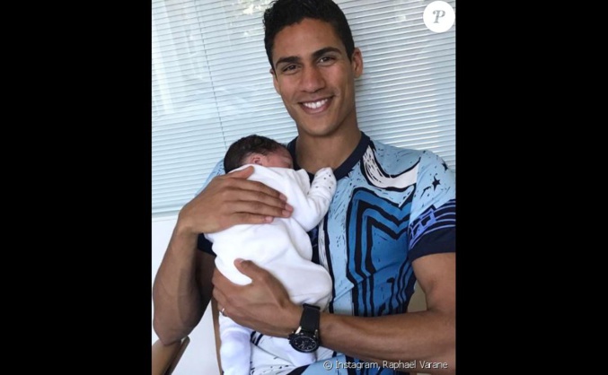 Raphaël Varane : Le jeune papa dévoile le prénom de son fils à croquer