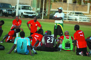 FOOTBALL - CLASSEMENT FIFA AVRIL 2009:- Le football sénégalais poursuit sa dégringolade. Dans le classement Fifa de ce mois d’avril, l’équipe nationale s’est retrouvée à la 66ème place sur le plan mondial et au 13ème rang africain. Dans la foulée, le