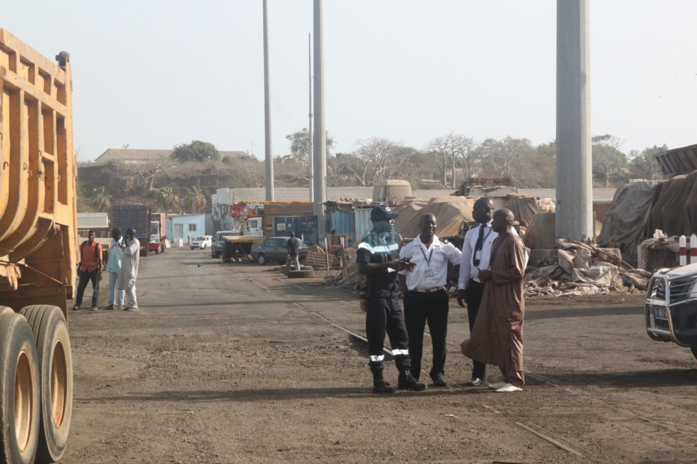 Rencontre entre le Dr Cheikh Kanté directeur général du port autonome de Dakar  et Maître Baber Gano ministre Malien des transports