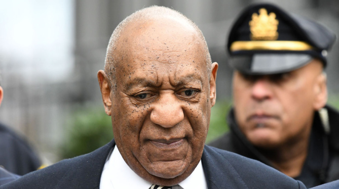 Bill Cosby : une star du Cosby Show vient le soute­nir pour l'ouver­ture de son procès