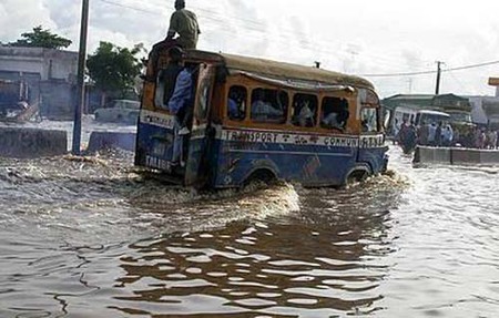 Prévention et lutte contre les inondations:Wade met en danger touba et désavoue son premier ministre