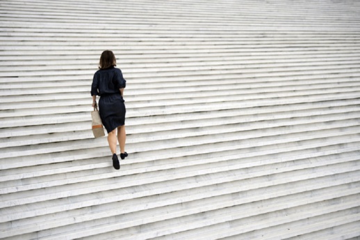 Troc d'une vie conjugale contre l'autonomie financière: Le célibat des femmes-cadres, s’éternise