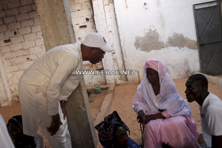 Photos : Thierno Bâ fait un don de 10 tonnes de ciment à la maison de Serigne Touba de Yeumbeul Sud