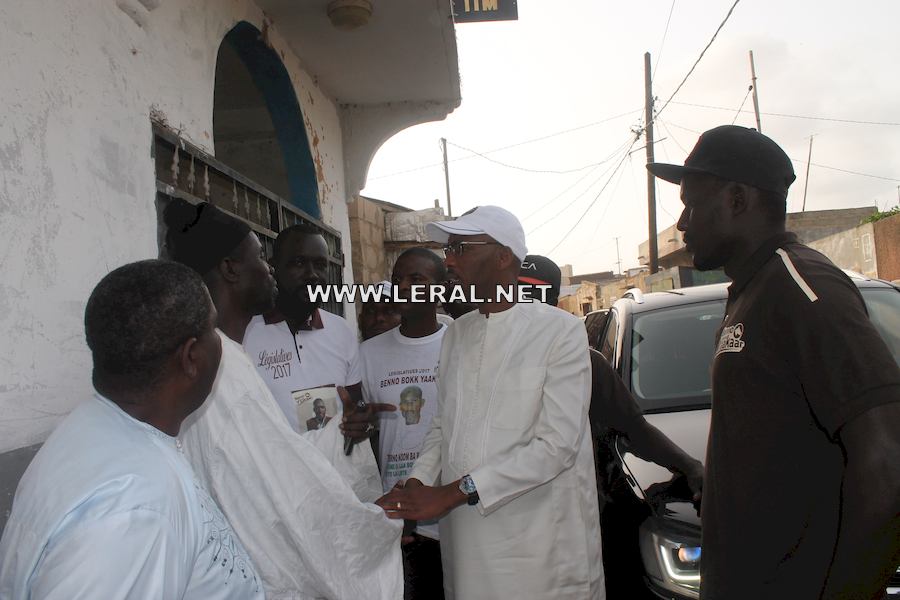 Photos : Thierno Bâ fait un don de 10 tonnes de ciment à la maison de Serigne Touba de Yeumbeul Sud