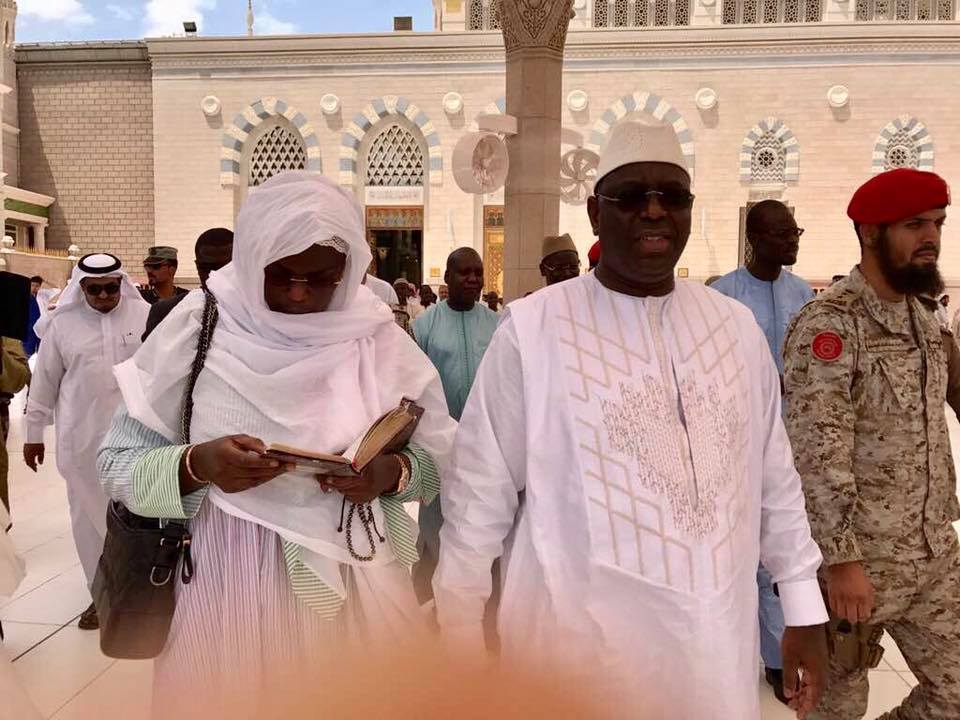 ( 02 Photos ) Marième Faye en toute complicité avec Macky Sall à La Mecque…