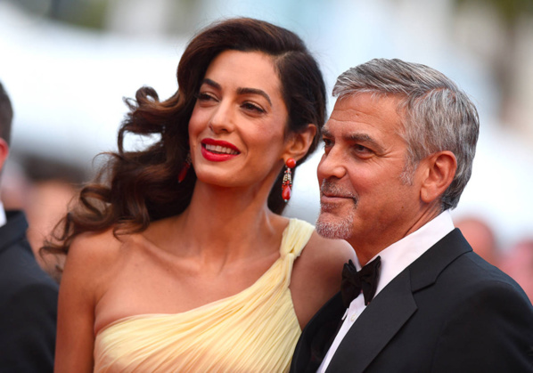 Charlottesville : George et Amal Clooney font un don d’un million de dollars pour combattre la haine