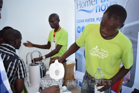 Photos: "Vie Absolue", Qnet expose ses produits sur le marché sénégalais de la vente en ligne