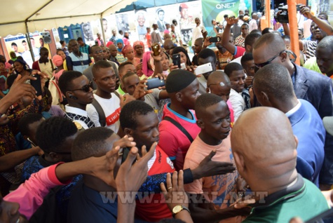 Photos: "Vie Absolue", Qnet expose ses produits sur le marché sénégalais de la vente en ligne