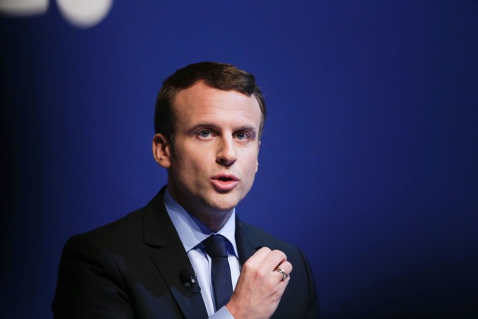 L'astuce d'Emmanuel Macron pour avoir l'air plus vieux que son âge