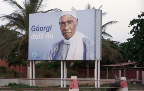 Pose anarchique des panneaux publicitaires à Dakar: Le ministre de la Communication et les maires passifs