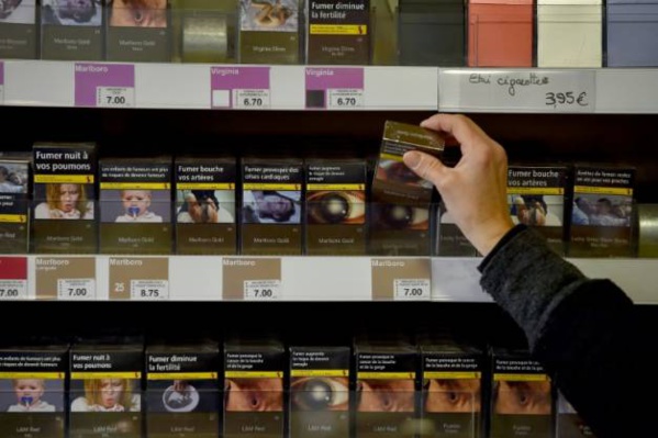 Les cigarettes augmentent en moyenne de 30 centimes d'euros par paquet, dès lundi