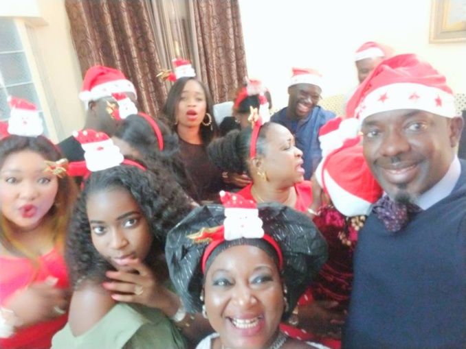 Photos - Mbaye Dièye Faye fête Noël en famille 