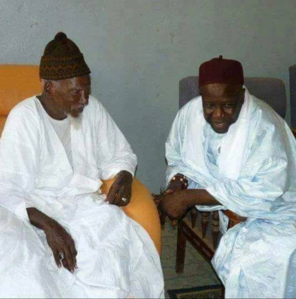 Serigne Mansour Sy Djamil rend hommage à Serigne Sidy Moctar Mbacké. Ina lilahi wa ina ilayhi raji’un.