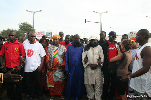 Marche contre le monument : Bennoo persiste, le pouvoir abdique