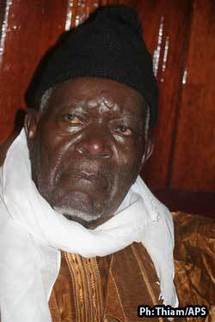 Serigne Bara « se porte bien » à Dakar, selon Mbackiyou Faye - La nuit a été longue pour des milliers de personnes à la Grande Mosquée de Touba