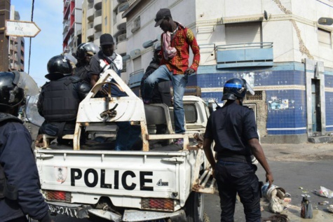 Photos : Dakar est en train de brûler