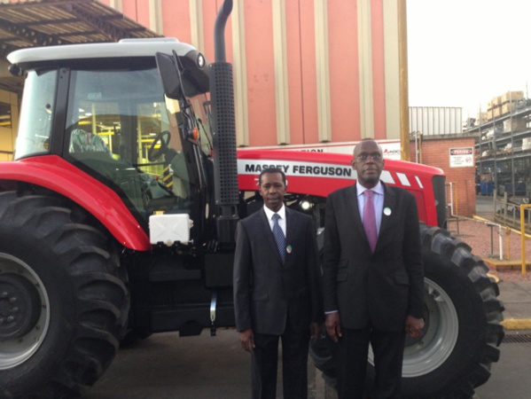 Les mille tracteurs SAFE 1002 remis au Grand Théâtre présentés comme le "casse du siècle" : vrai ou faux?