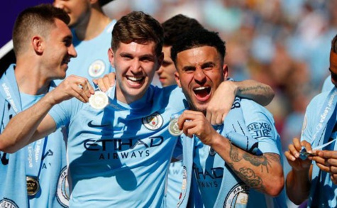 PHOTOS - Manchester City célèbre son titre de champion d’Angleterre