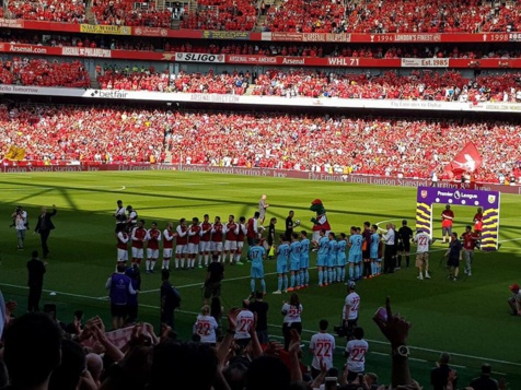 PHOTOS - Magnifique hommage à Arsène Wenger pour son dernier match à l'Emirates Stadium.