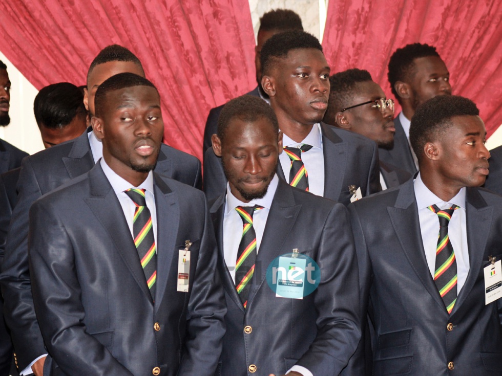 Photos : Remise solennelle du drapeau national aux « Lions de la Téranga » pour le Mondial 2018