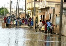 Inondations Les banlieusards pataugent dans les eaux