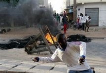 Diourbel en feu ! Jets de pierres contre grenades lacrymogènes – Gaza dans sa version Sénégalaise . 