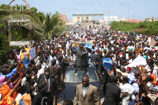 UNE ARMADA DE RESPONSABLES POLITIQUES PDS DE KAOLACK RECUS PAR  L’ANCIEN  P.M : IDRISSA SECK A L’ASSAUT DU SALOUM