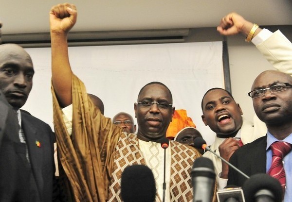 Le cortège de Macky Sall attaqué chez le ministre Aliou Sow