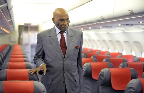 Abdoulaye Wade inaugure son avion