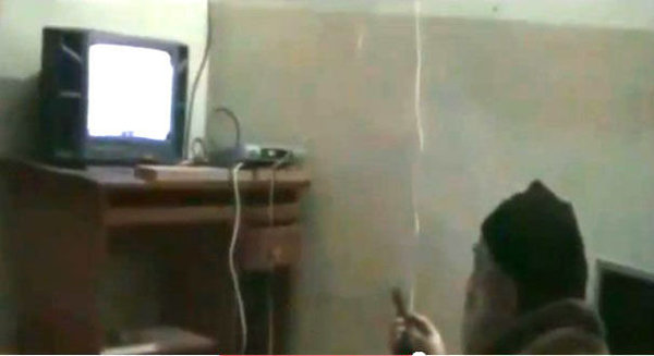 Capture d'écran d'une vidéo saisie par les autorités américaines dans la maison d'Ousama Ben Laden à Abbottabad.  Capture d'écran YouTube