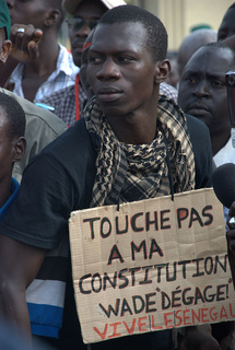 La société civile demande à Wade de renoncer à sa candidature pour 2012