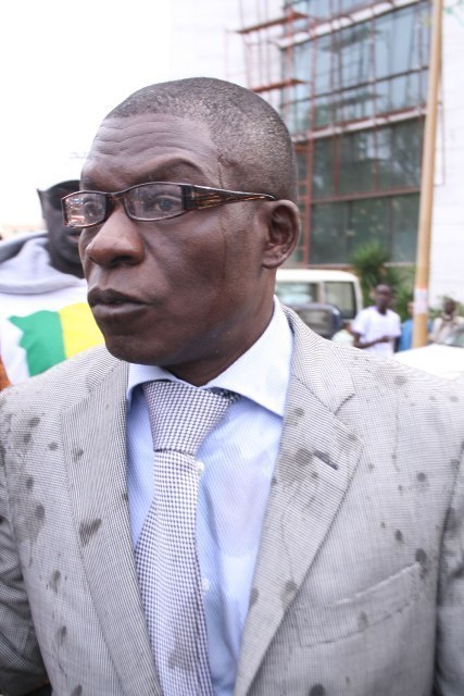 Dakar en feu cette nuit, Youssou Ndour reçu par Wade  (Photos)