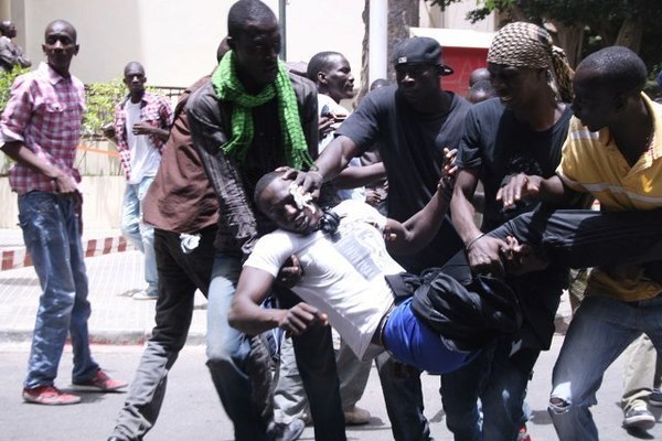 Dakar en feu cette nuit, Youssou Ndour reçu par Wade  (Photos)