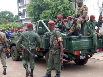 Guinée : les arrestations se poursuivent après l'attaque contre Alpha Condé