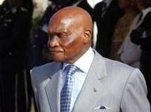 Abdoulaye Wade met en garde  « je fracturerai la main de celui qui tentera de déstabiliser le pays »